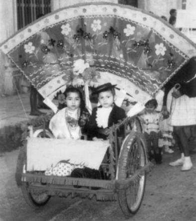 Ni&ntilde;os disfrazados, en 1960
